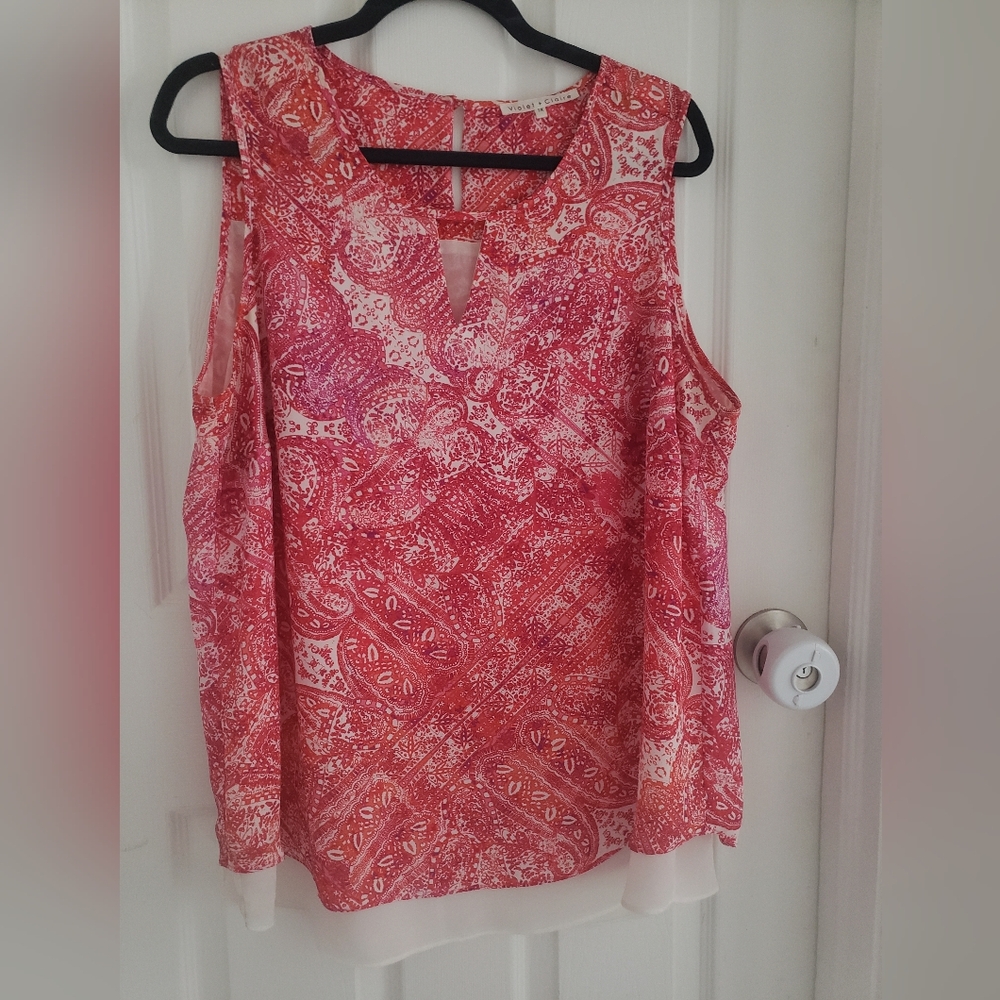 Key Hole Tank Top